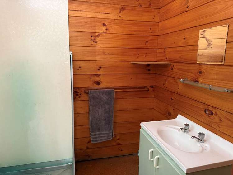 661 Whangaparapara Road Great Barrier Island_12