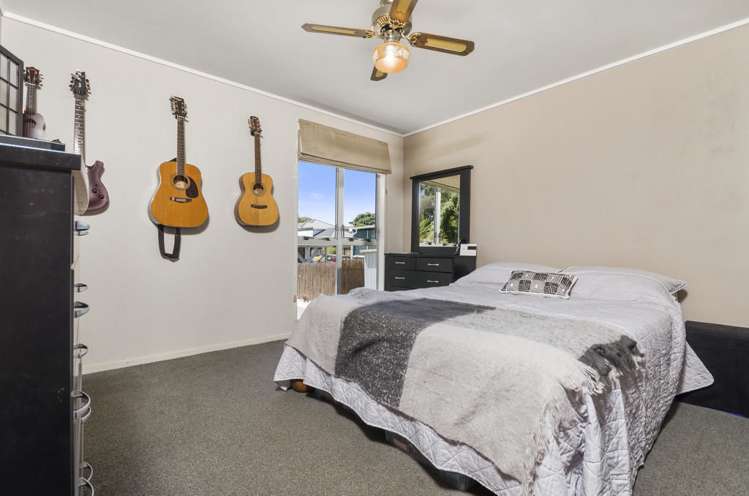 16 Dawnhaven Drive Te Atatu Peninsula_8