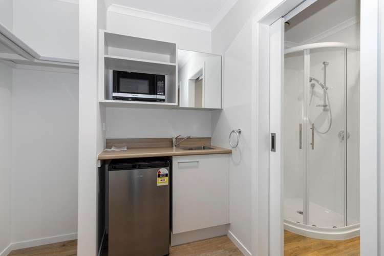 10B/150 Te Rapa Road 3283_4