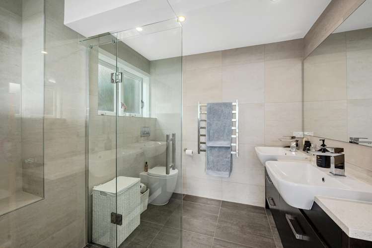 2/259 Hurstmere Road Takapuna_10