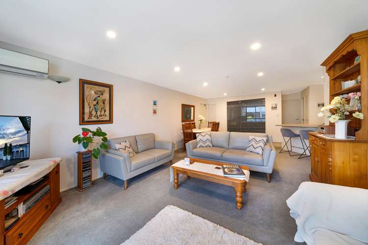 2i/175 Hurstmere Road Takapuna_14