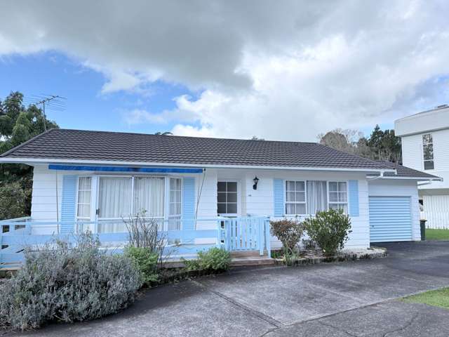 Bright & Sunny Single-Level Living in a Peacef...