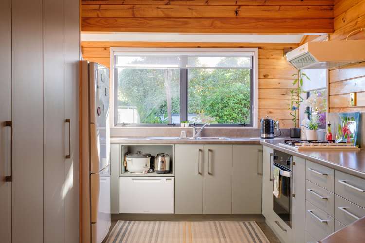 22 Ruru Avenue Lytton West_5