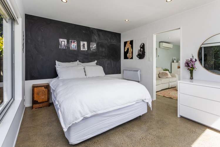 296 Piha Road Piha_26