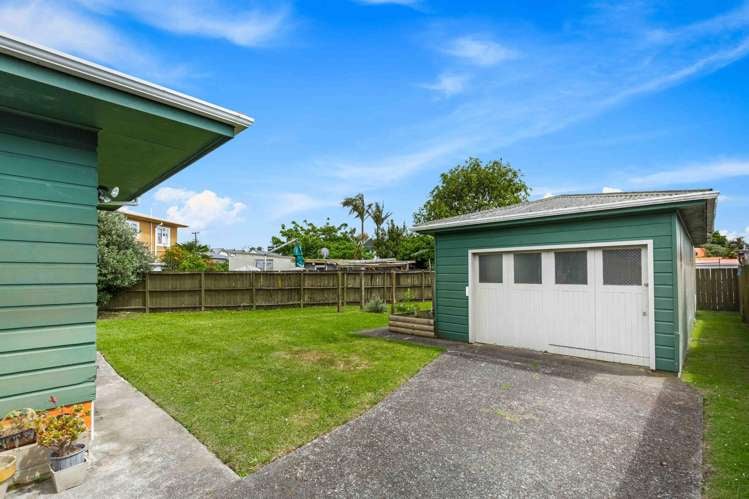 35 Yeovil Road Te Atatu Peninsula_14