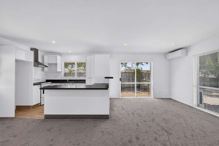 58B Whiting Crescent Greenmeadows_11