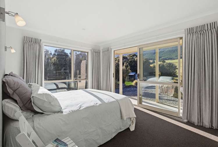 12 Range View Road_5