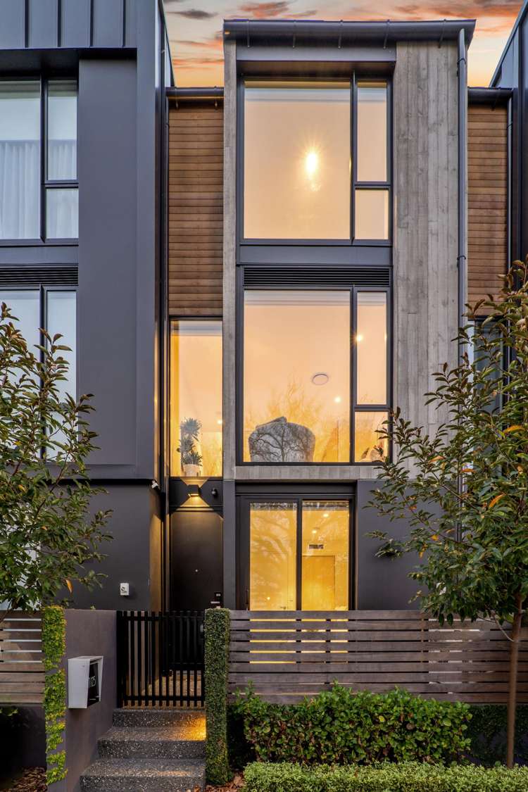 7/25 Latimer Square Christchurch Central_1