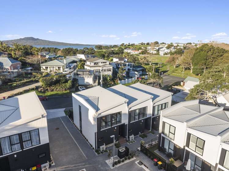 2/18 Handley Avenue Devonport_10