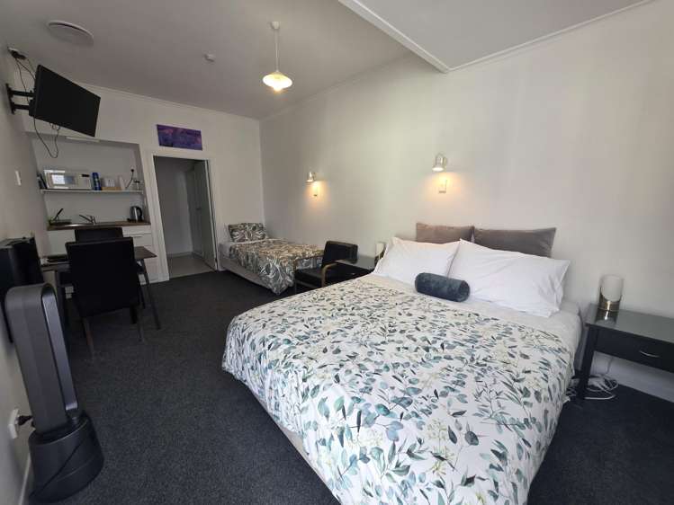 44 Main Road Whataroa_11