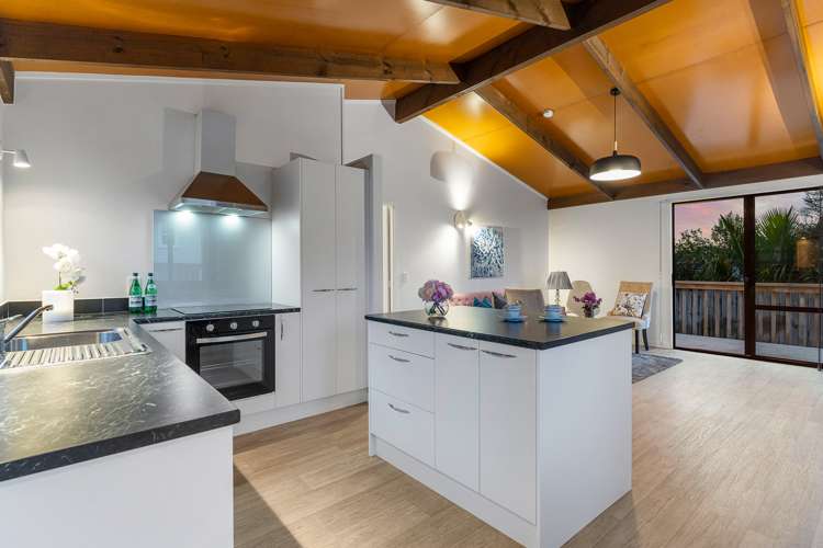 2/121 Matipo Road Te Atatu Peninsula_13