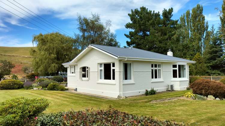 80 Mcdonald Road Lumsden Surrounds_0