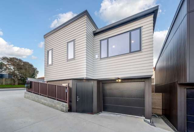 Modern, Standalone Living in the Heart of Glen...
