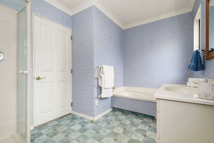 23a Larsen Crescent Tawa_14