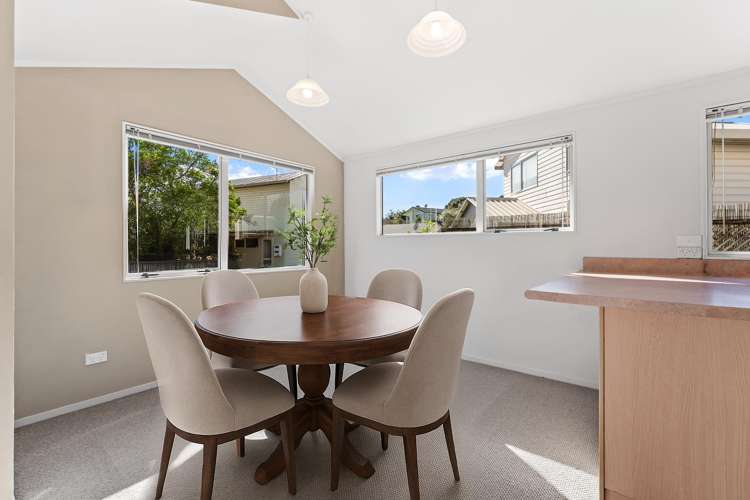 2/372 Whangaparaoa Road_5