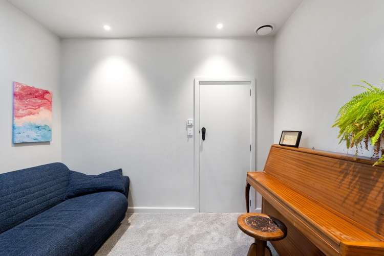 32 Rona Street Eastbourne_15