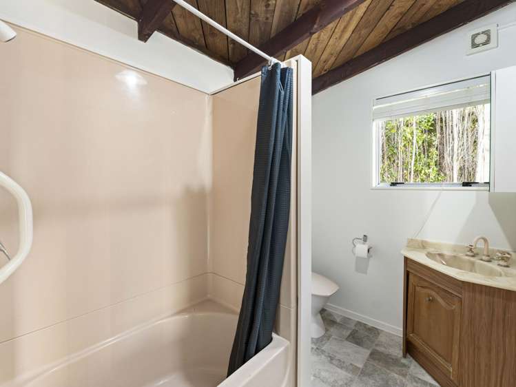 10 Lilburn Crescent Massey_24