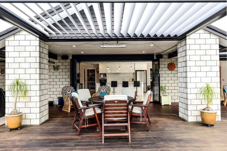 2 Alan Livingston Drive Cambridge_30