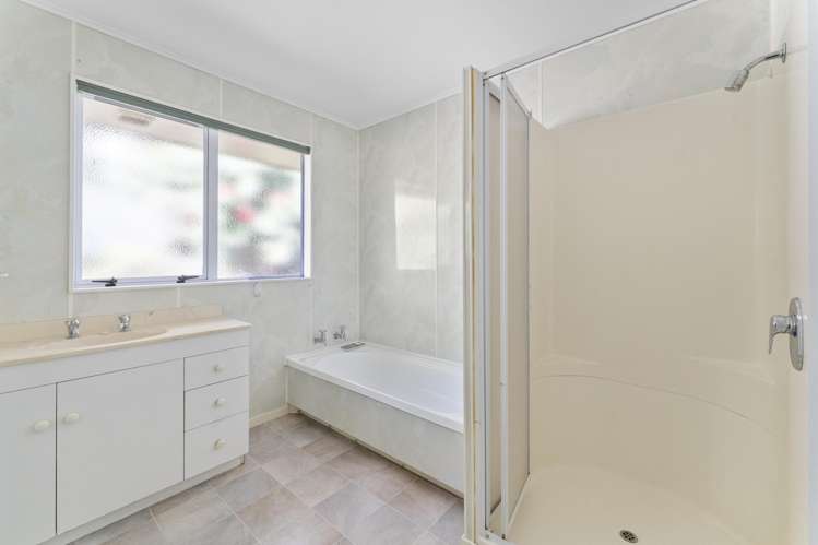 27 Idesia Grove Richmond_25