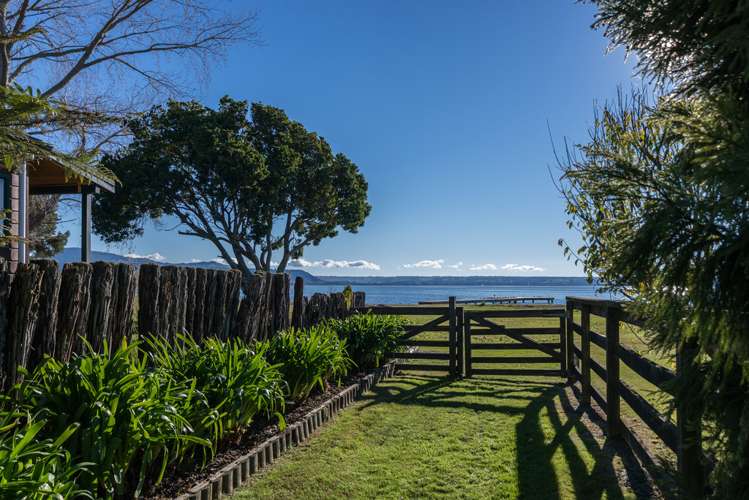 15a Holden Avenue Holdens Bay_1