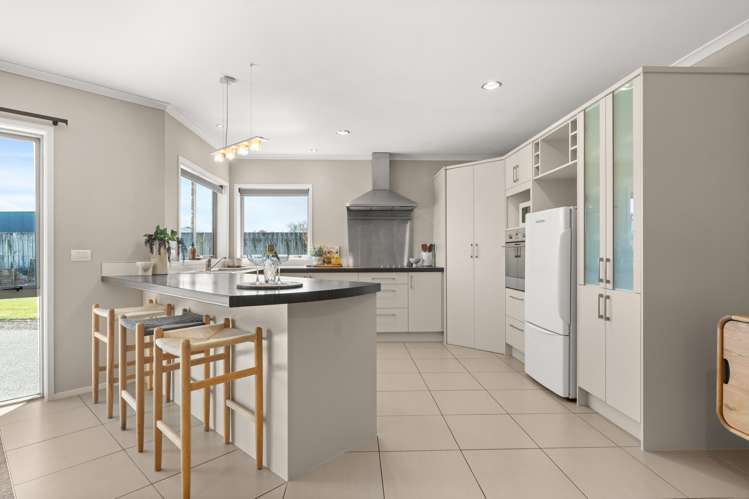 478 High Street South Carterton_2