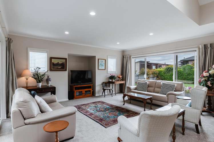 12 Coprosma Crescent Waipahihi_10