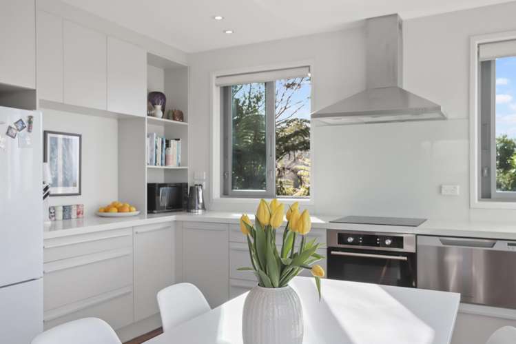 8 Mceldowney Road Titirangi_5