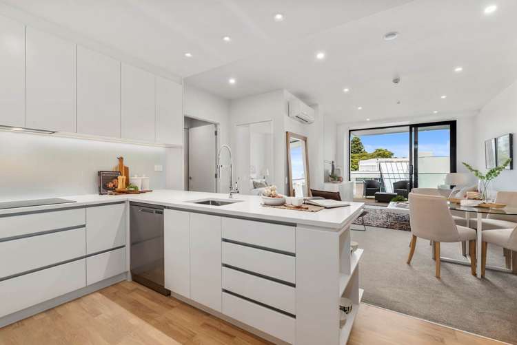 104/8a Lake Pupuke Drive_0