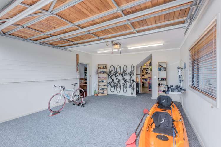 16 Crossland Place Maraetai_24