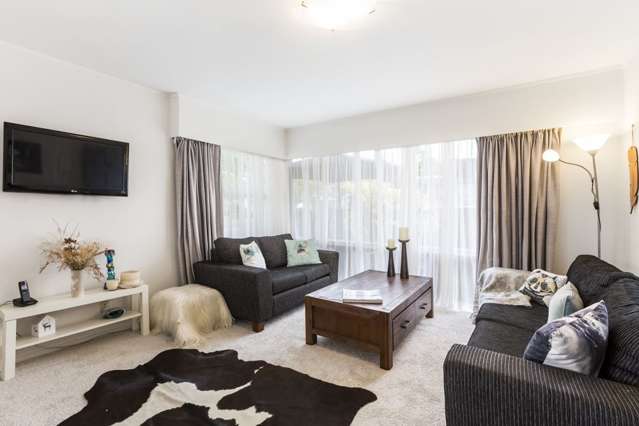 1/11 Mannering Place Hillcrest_3