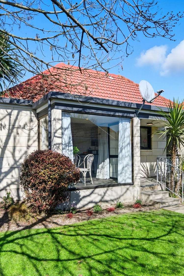 1/4 Broadbent Street Riccarton_2