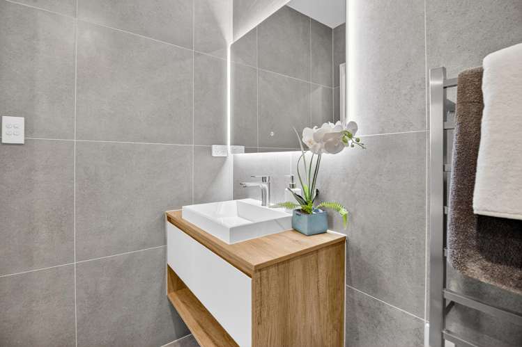 121D Vodanovich Road Te Atatu South_30