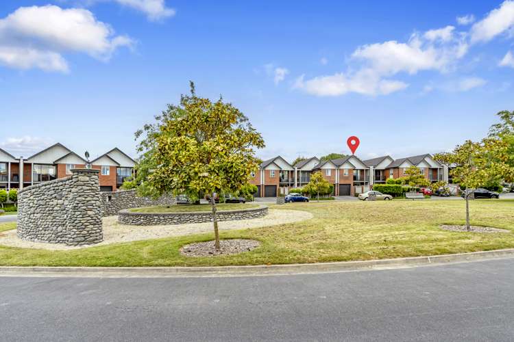 12 Henley Green Northwood_15