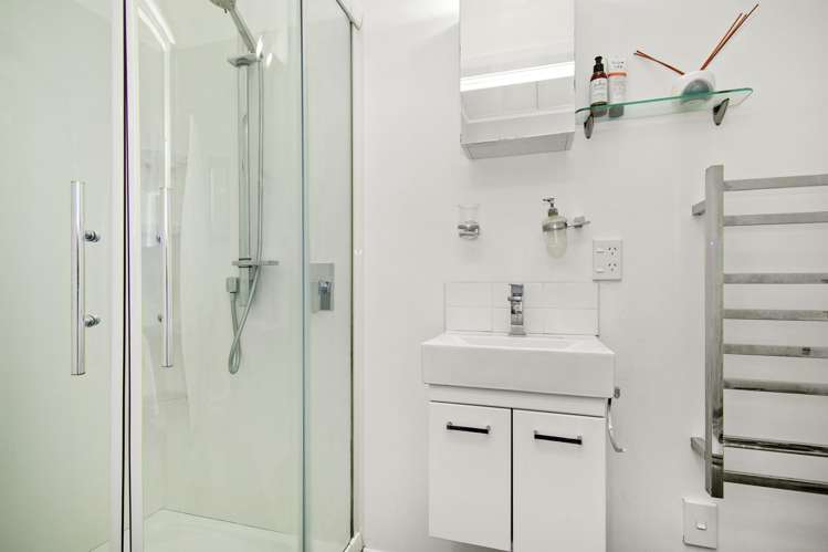 6 Sherwood Street Woburn_13