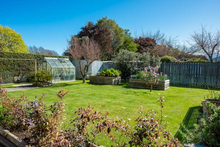 8 Temple Mews Renwick_13