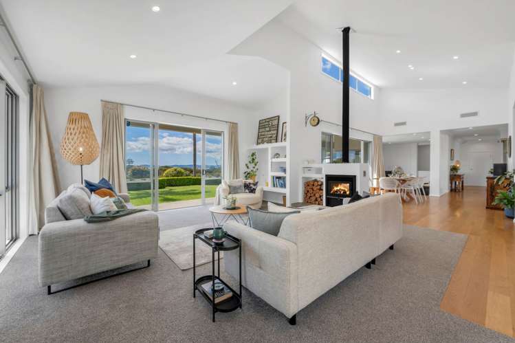9 Intrepid Crescent Beachlands_5
