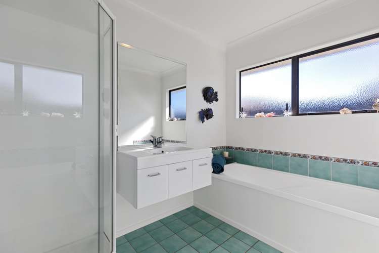 54 Corinth Grove Papamoa_18