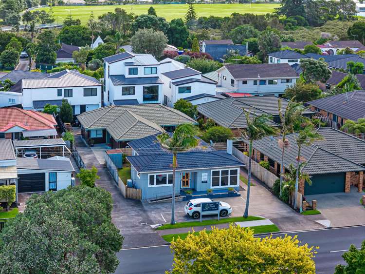 28 Centreway Road Orewa_13