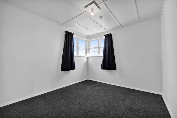 1 Vogel Street + 2 Laurent VC Street Hawera_8