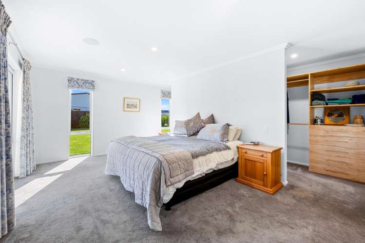 5 Coopworth Mews West Melton_19