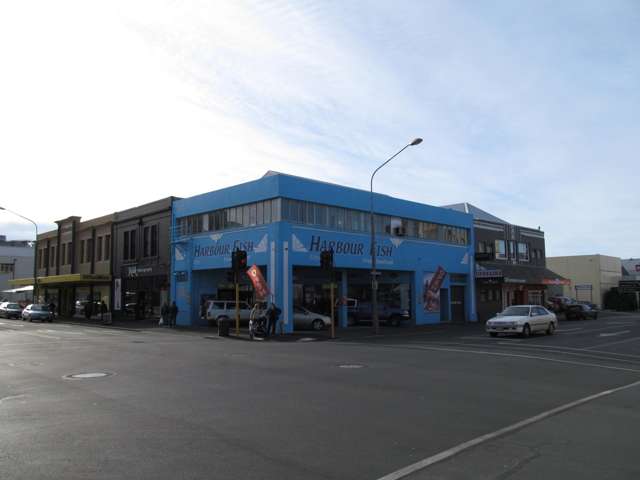 The Fish Flat: Central Location, Apartment Living