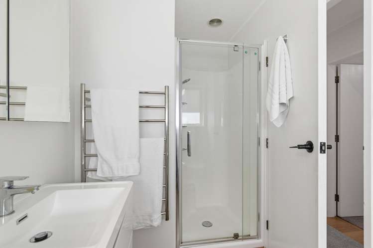 65 Chartwell Drive Crofton Downs_10