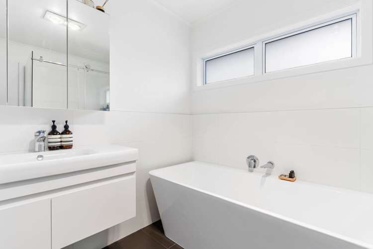 99 Astley Avenue New Lynn_12