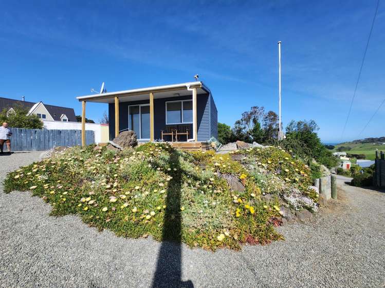 1 and 5 Wilson Street Moeraki_17