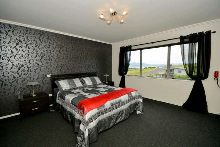 50 Dudley Crescent Cable Bay_11