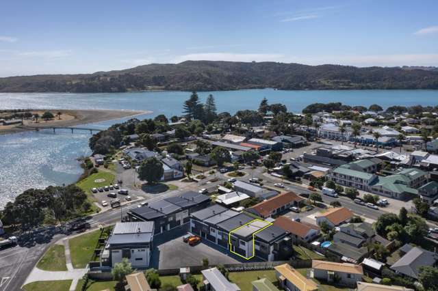 10/12 Wainui Road Raglan_1