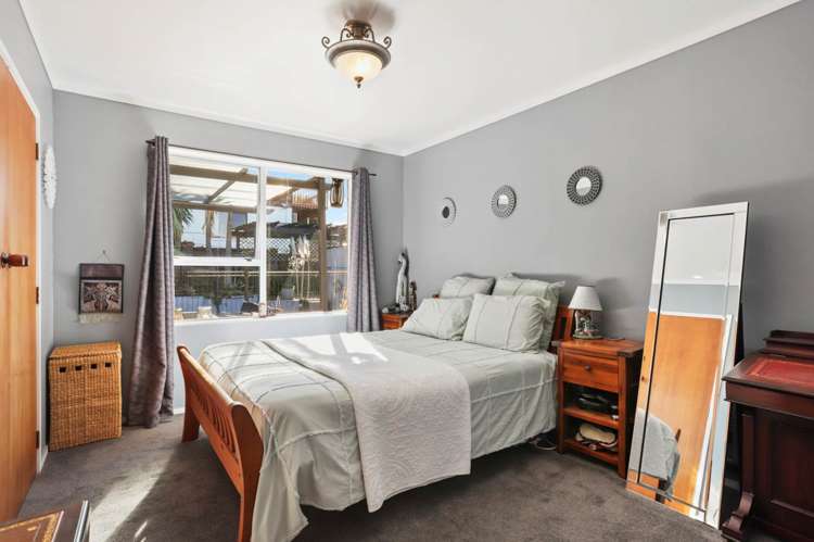 18 Nui Mana Place Te Atatu South_13