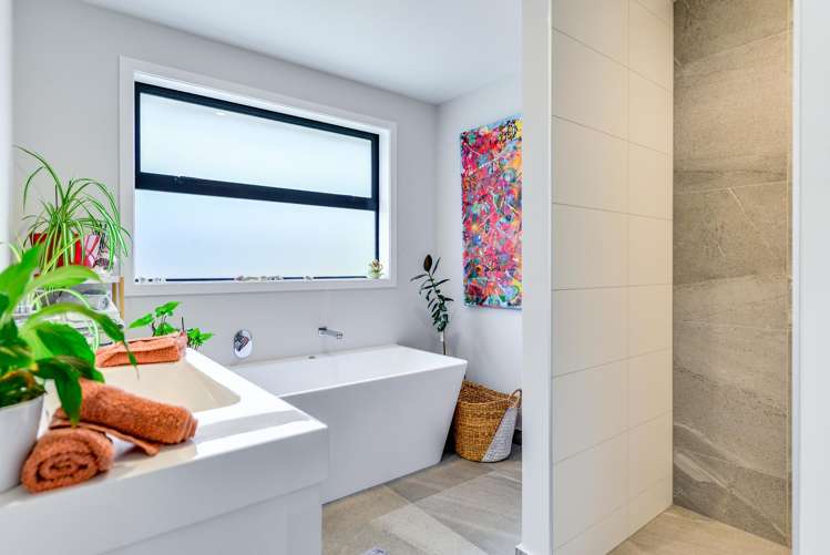 2 Alan Livingston Drive Cambridge_19