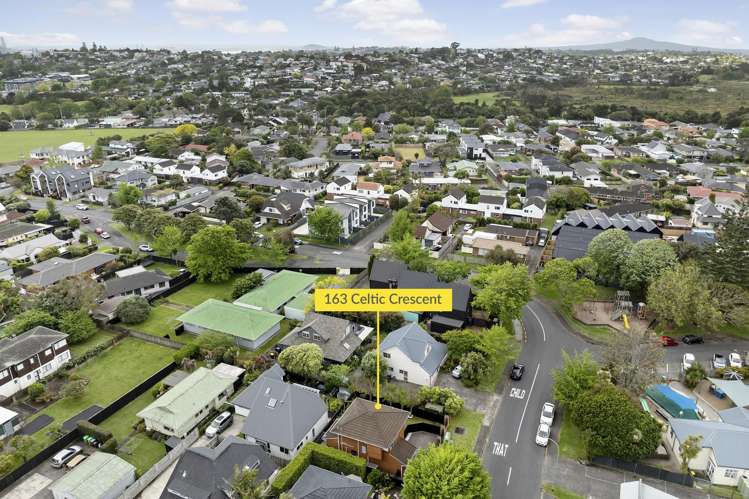 163 Celtic Crescent Ellerslie_15