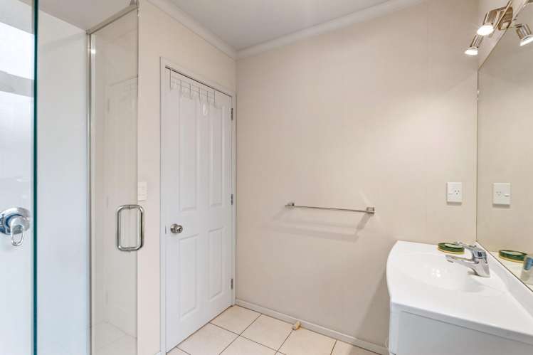 8 Cape Place Poraiti_11